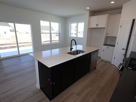 5th image of 3034 Trinity Dr