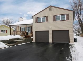 9 Cheriton Dr, Whitesboro, NY 13492