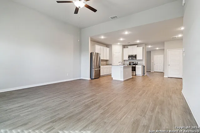 1033 Windflower — Photo 4