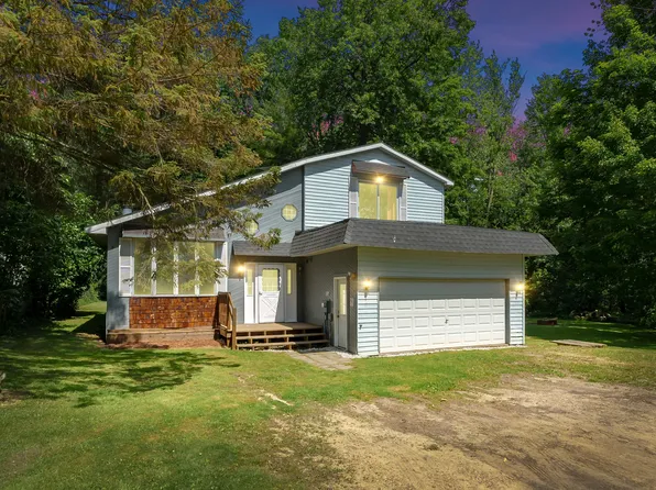 119 Peterson Dr, Gobles, MI 49055