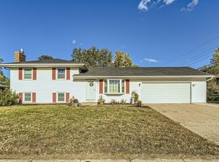 861 Cortland Dr, Apple Valley, MN 55124