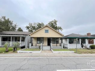 1008 W Victory Dr, Savannah, GA 31405