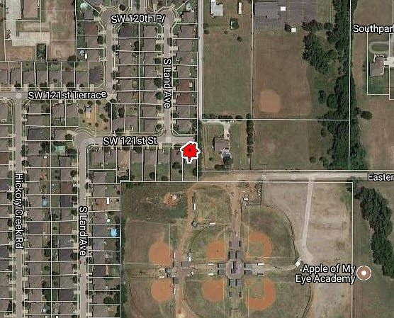 2nd image of 3100 SW 121st St