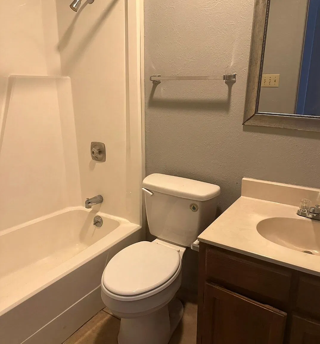 3 bed, 1100 sqft, $1,495 — Photo 2