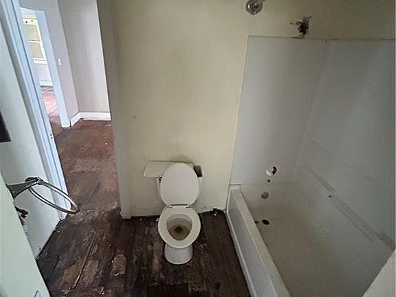 5th image of 436 Tullis Ave