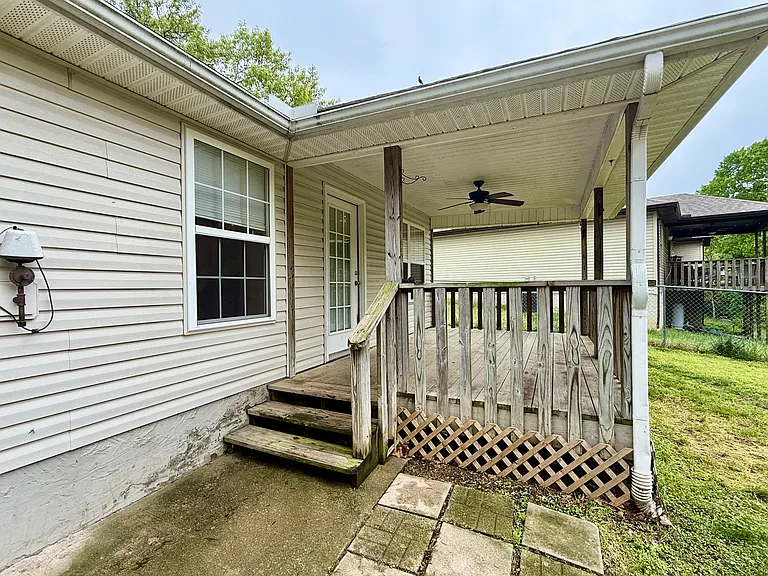 15 Pennine Ln — Photo 26