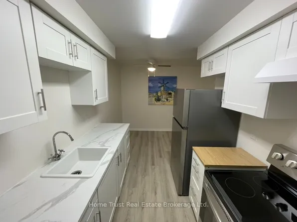 2 Worton Ave #18, Guelph, ON N1H 7C5