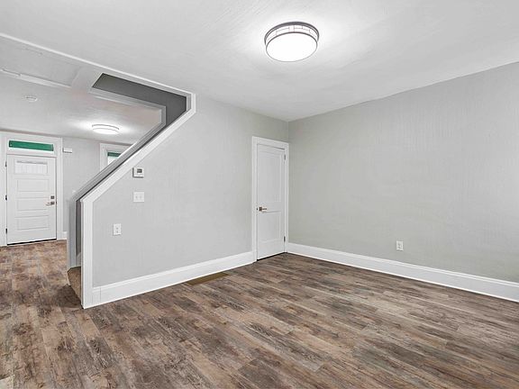 3rd image of 237 Glen Caladh St