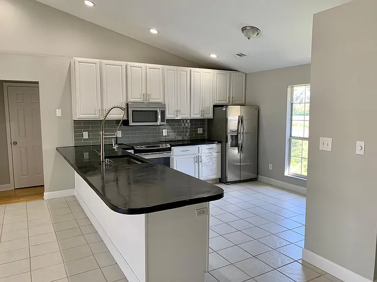 4504 Kim St — Photo 3