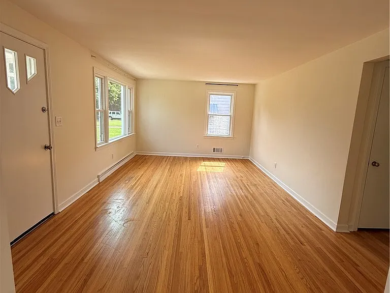 113 Argyle Ave #LOWER — Photo 7