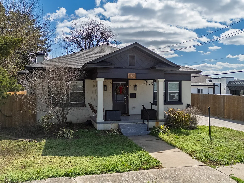1224 NW 42nd St