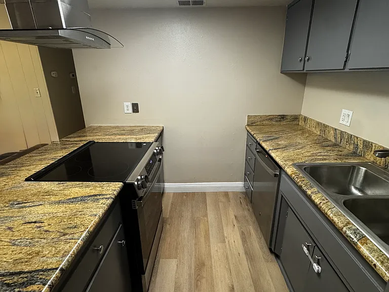 6075 Peoria Dr — Photo 6