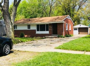 23379 Deanhurst St, Clinton Township, MI 48035