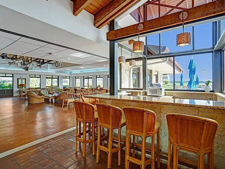107 Half Moon Cir #H1 — Photo 58