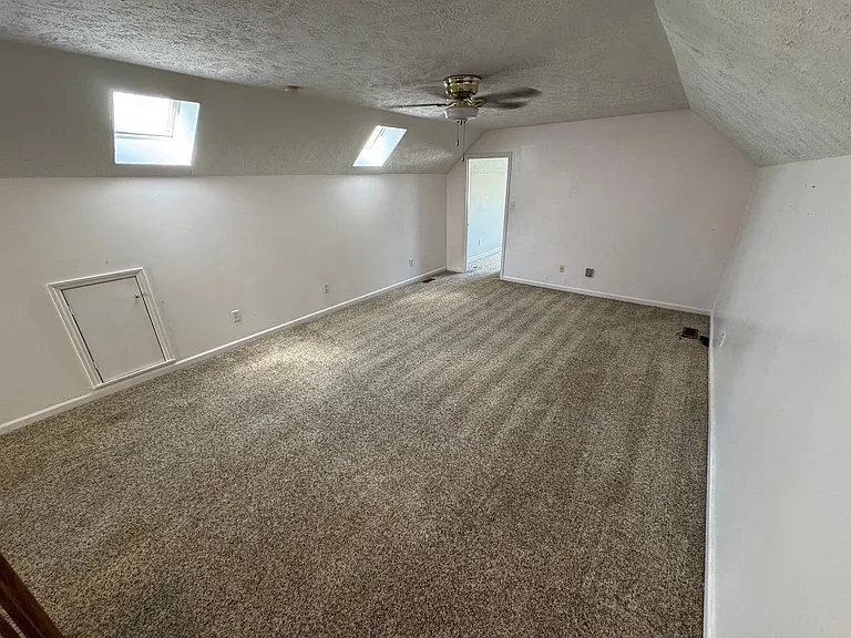 5870 McDonald Rd — Photo 19
