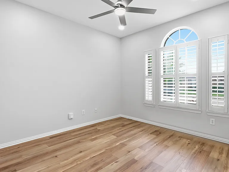 14710 Crystal Lake Dr — Photo 26