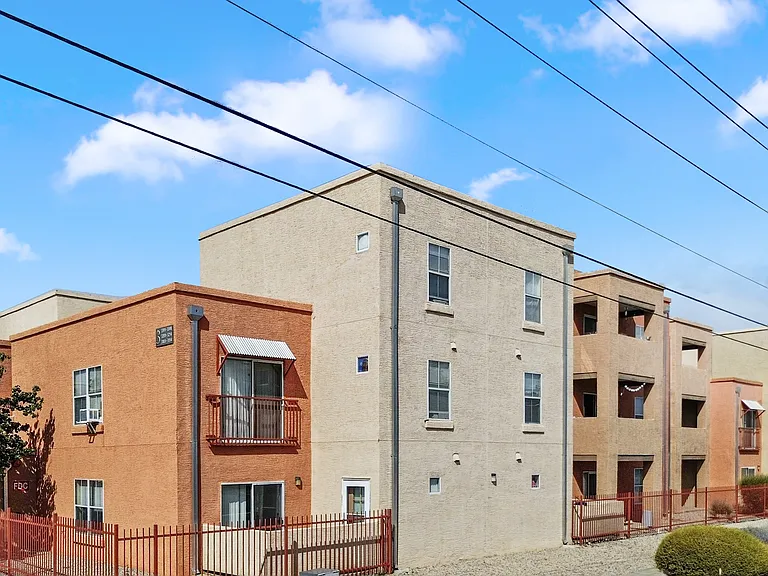 El Paseo Apartments — Photo 30
