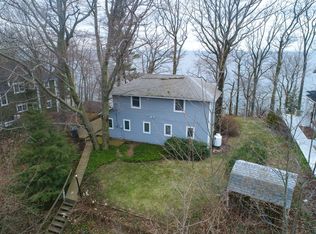 3451 N Lakeshore Dr, Holland, MI 49424