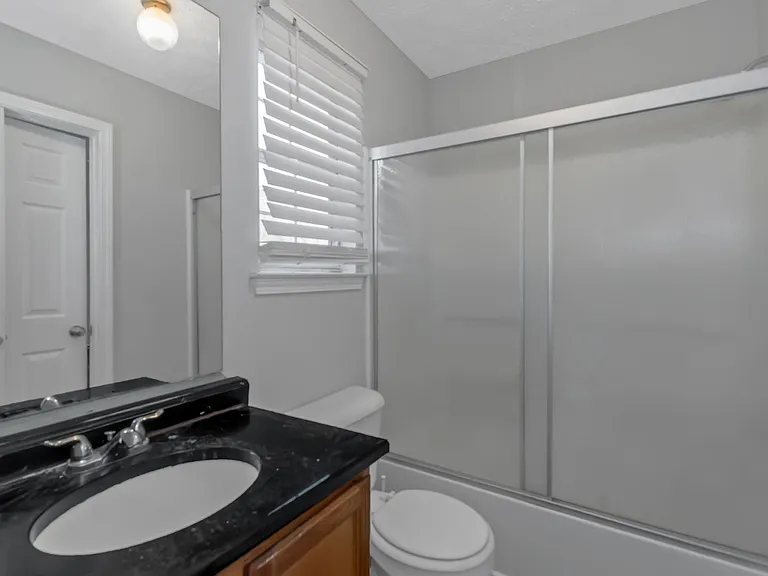 401 Edgewood Dr — Photo 31