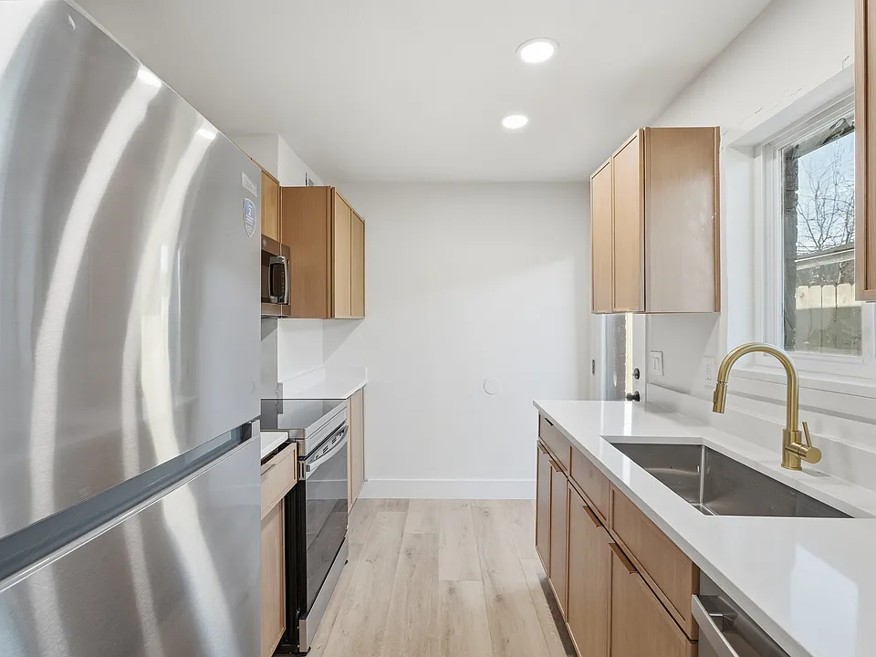 1721 R Ave #1723
