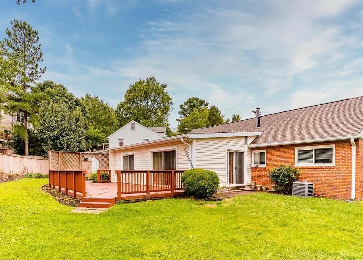 7123 Dale Ct — Photo 2