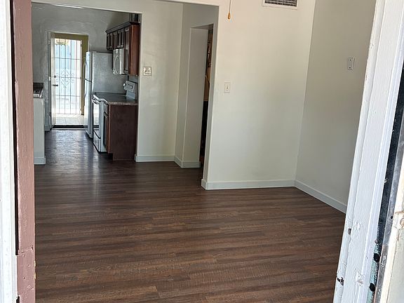 2nd image of 2443 E Clarendon Ave