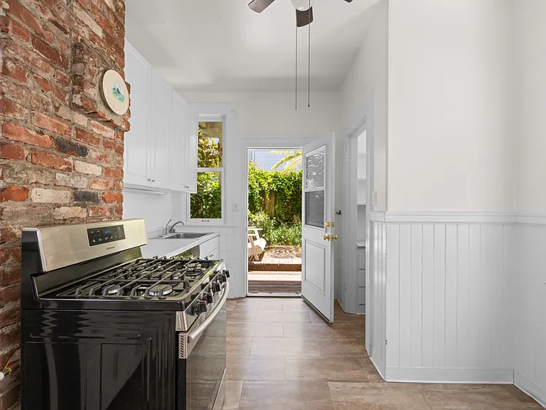 737 Waller St #737 — Photo 9