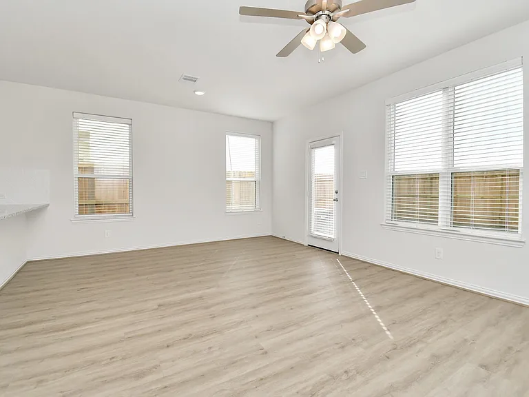 1534 Revolution Way — Photo 15