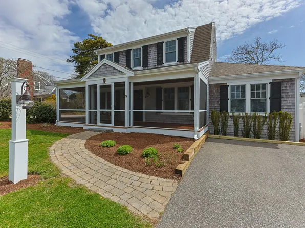 29 Hiawatha Road, Harwich Port, MA 02646