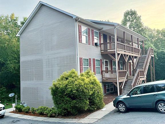 5th image of 448 6th St NW APT A