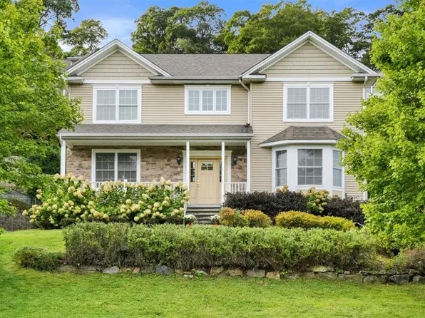 70 Sarles Lane, Pleasantville, NY 10570