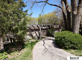 1030 Skyline Dr, Elkhorn, NE 68022