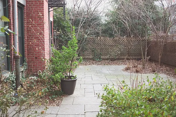 Rented by LG Fairmont Group | media 36