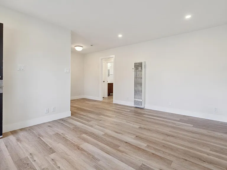 3441 Laguna Ave #2 — Photo 20