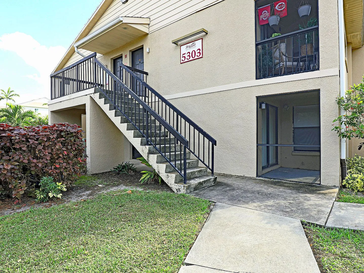 $250 Off First Month Rent!! Affordable & Newly Remodeled 1-Bedroom In The Heart Of Fort Myers! — Photo 1