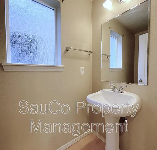1146 SE Westerland St — Photo 7