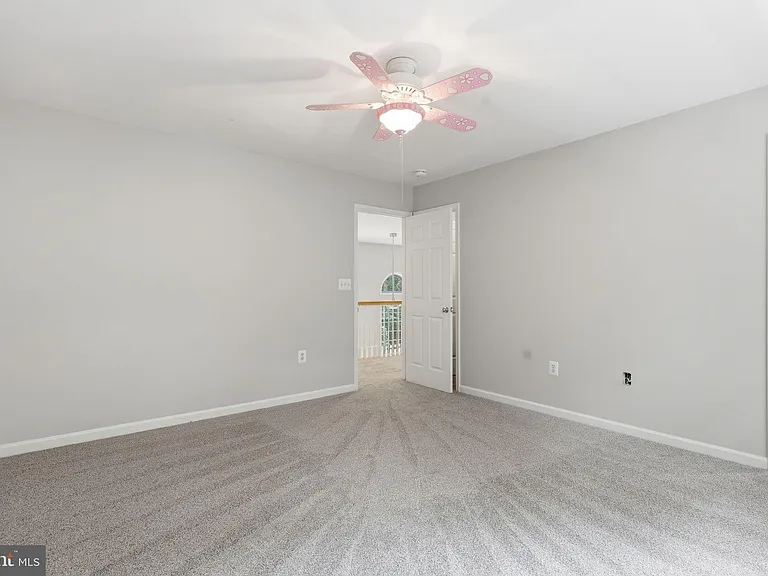 100 Spyglass Ln — Photo 27