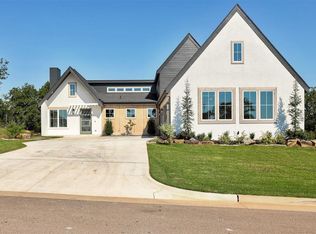 4541 Maple Ridge Dr, Edmond, OK 73034