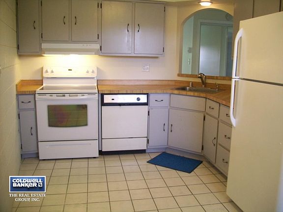 Kit w/Some Newer Appliances