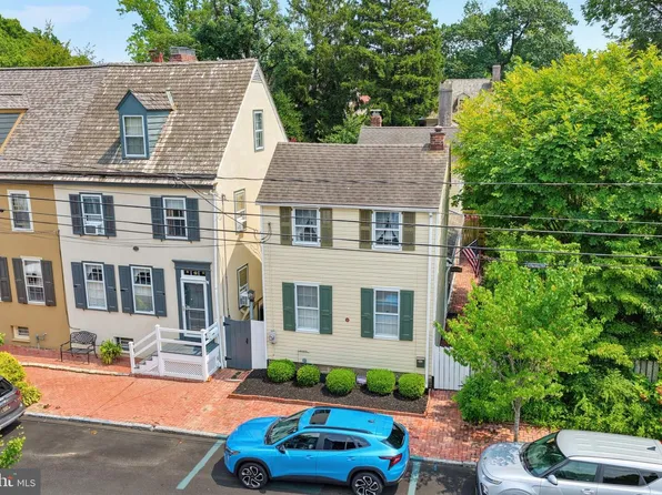 39 E 4th St, New Castle, DE 19720