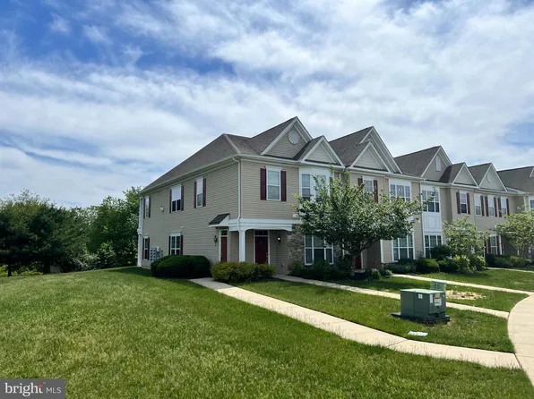 902 Van Gogh Ct, Williamstown, NJ 08094