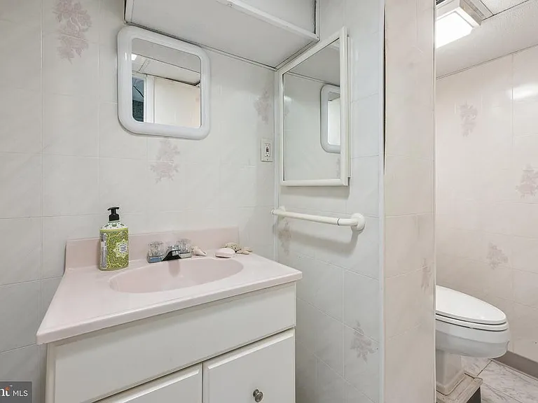 410 Narragansett Dr — Photo 21