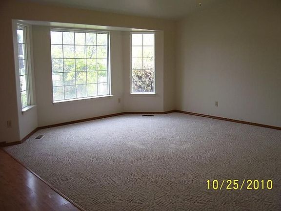 3rd image of 85 N Cimarron Ct