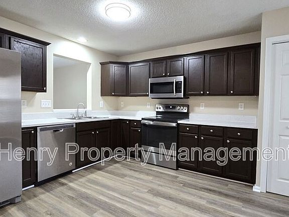 5th image of 310 Virens Dr