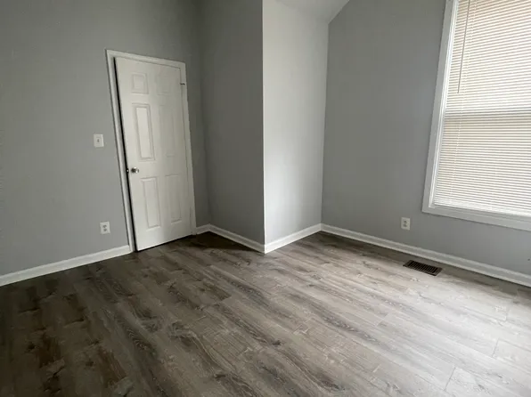 2881 E 77th St #1, Chicago, IL 60649