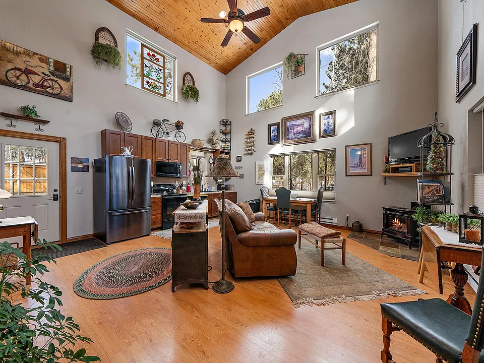 29812 Fairway Dr