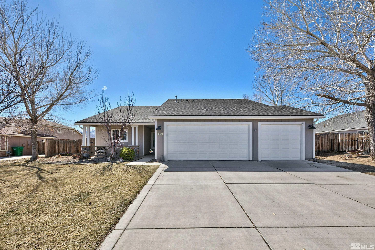 819 Laca St photo 1
