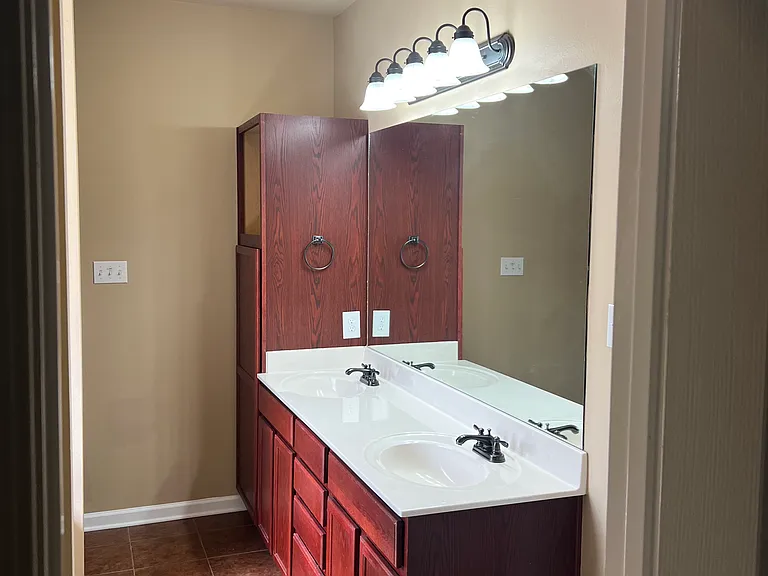 17068 Richmond Dr — Photo 8