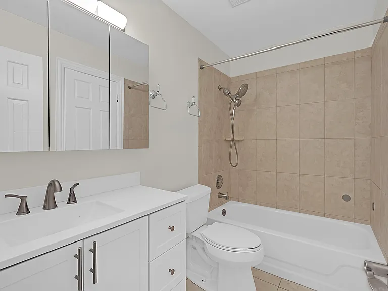 608 Inverrary Ln #608 — Photo 17