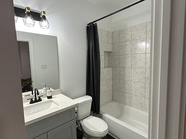 Maggie St — Photo 8
